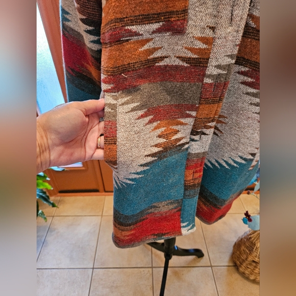 Southwestern Aztec Patterned Jacket - Picture 4 of 12